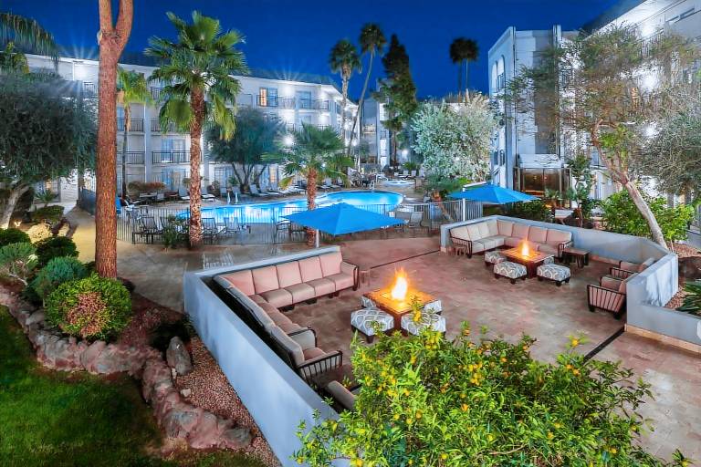 Holiday Inn and Suites Phoenix Airport North By IHG