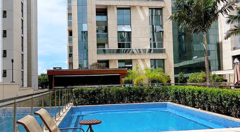 Serviced apartment with pool, barbeque & garden — photo 3