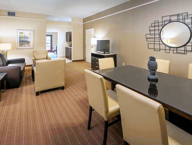 Embassy Suites by Hilton Alexandria Old Town — photo 5