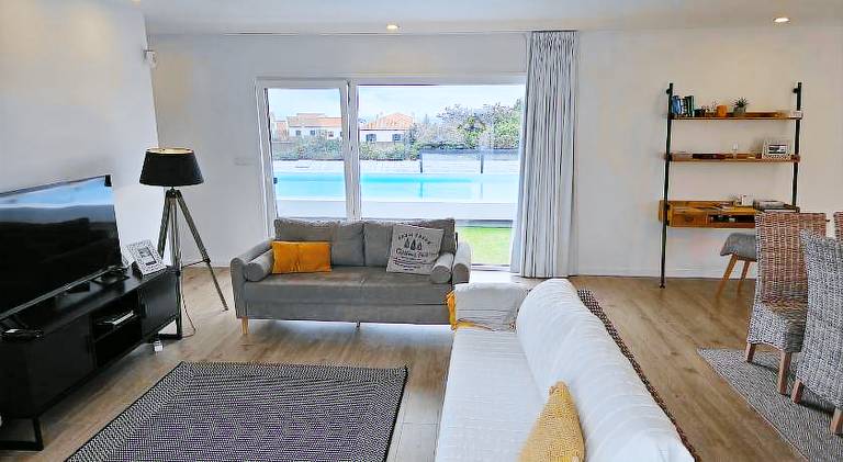 Charming villa with pool & jacuzzi | Pets are welcome — photo 2