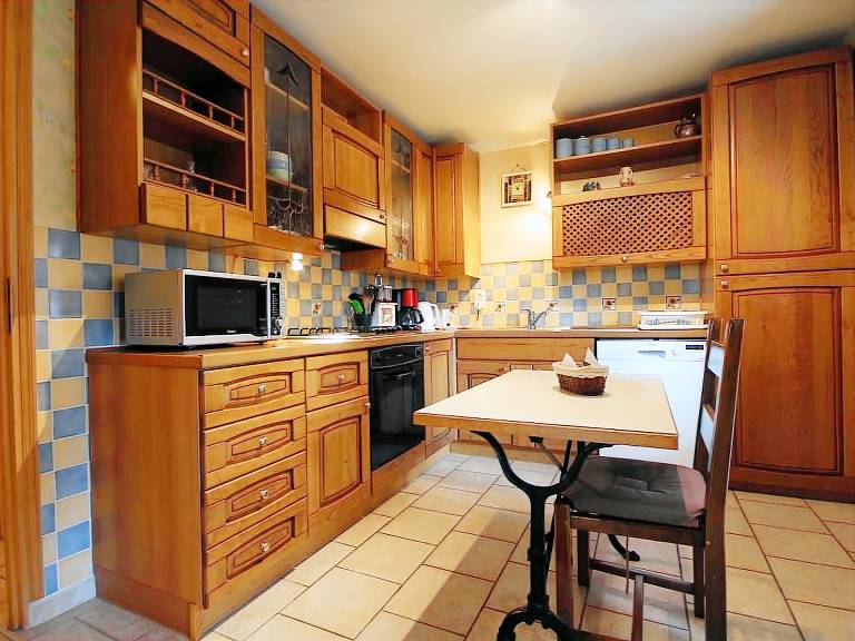 Cozy house in Auxois, pets allowed, parking, internet included — photo 2