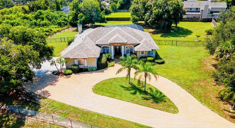 2800 m&sup2; Ferienhaus