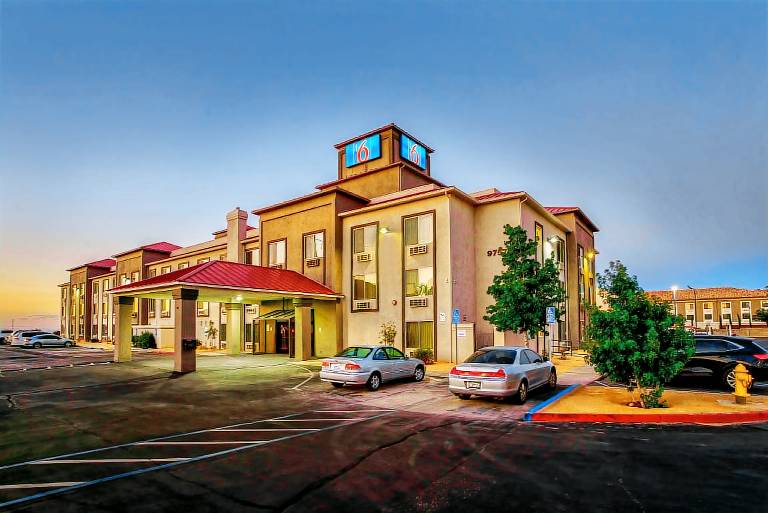 Motel 6 Hesperia, CA - West Main Street - I-15 — photo 2