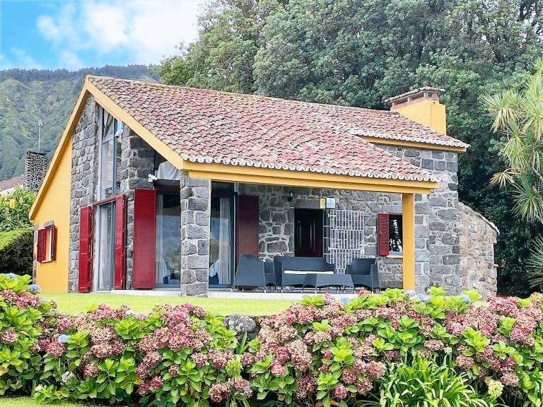 Casa  Mosteiros