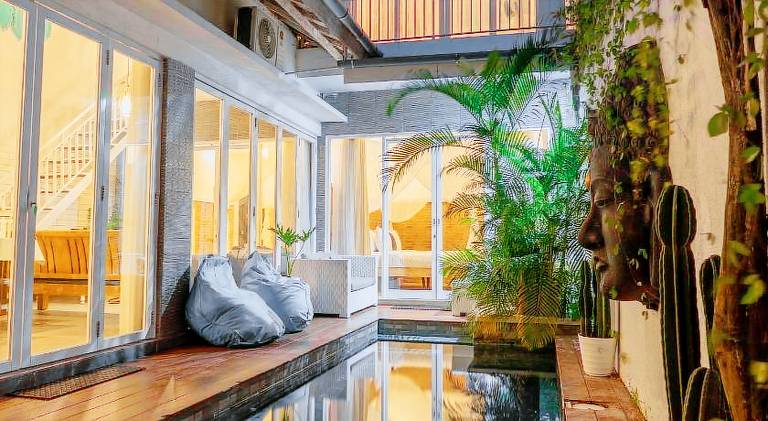 Villa with terrace, garden & pool — photo 3