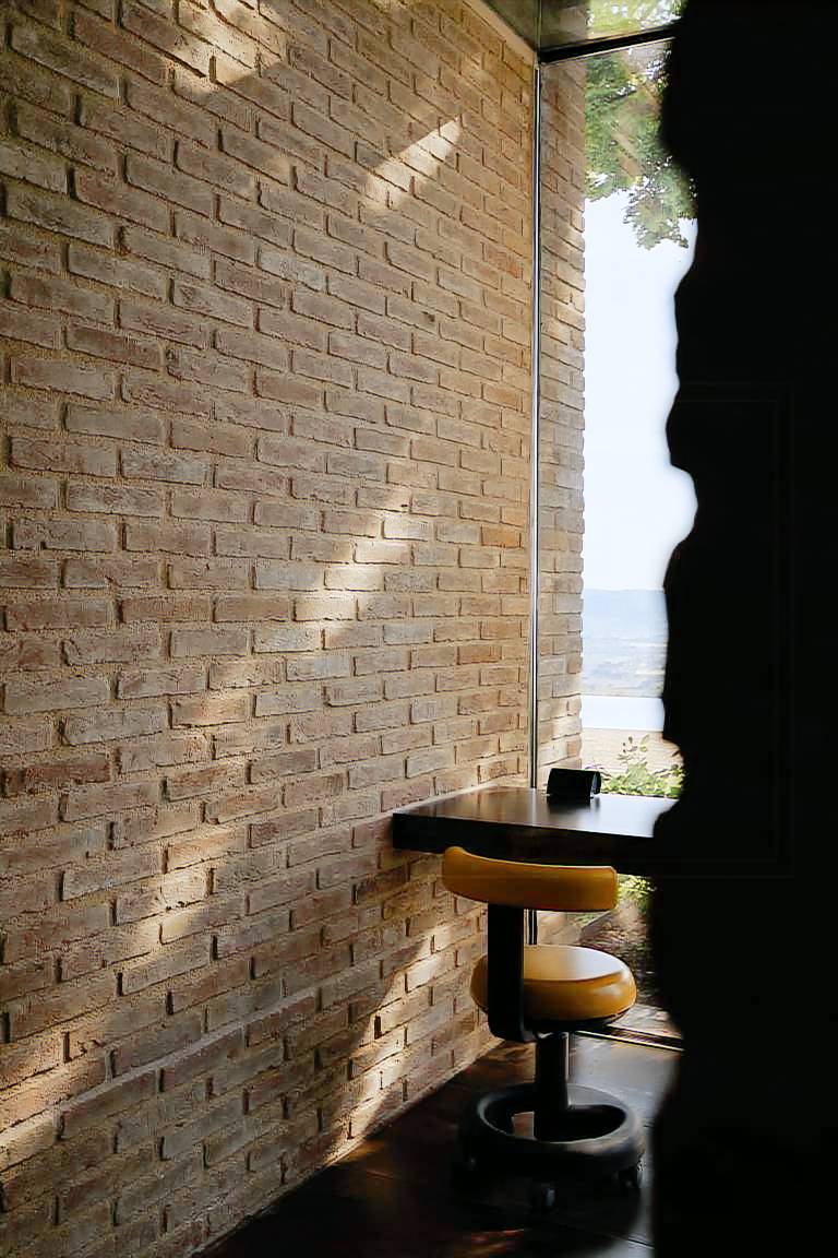 Apartment with yard, pool & BBQ — photo 4