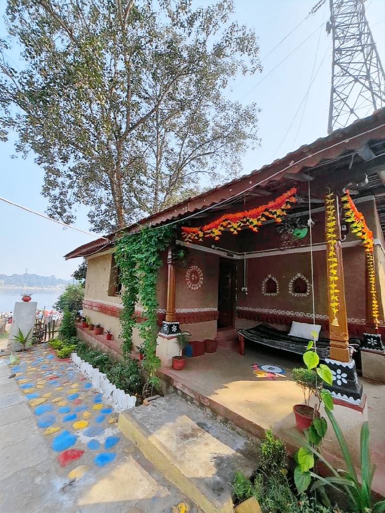 Kirti kewat Homestay in Indore