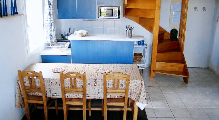Holiday apartment with pool — photo 4