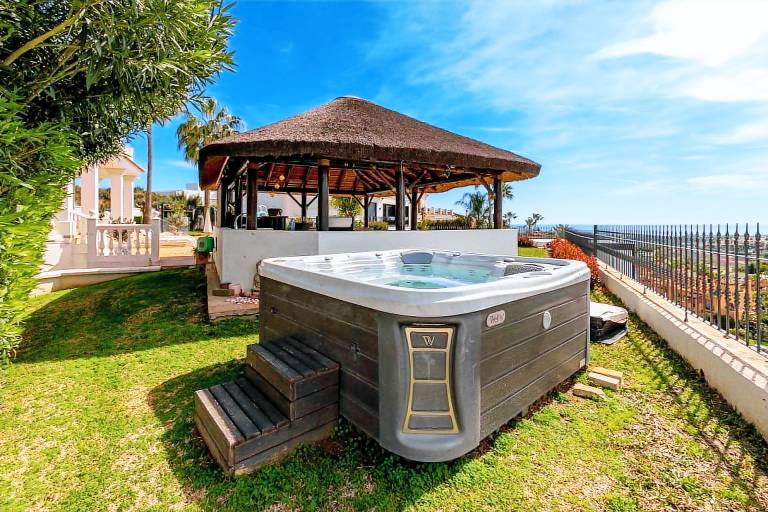 Pool - Sauna - Cinema - Hot Tub - Sleeps 10 - Pets — photo 2