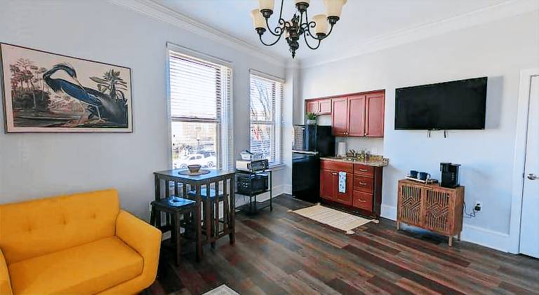 Rental apartment with 1 room for 2 persons in Champaign, IL