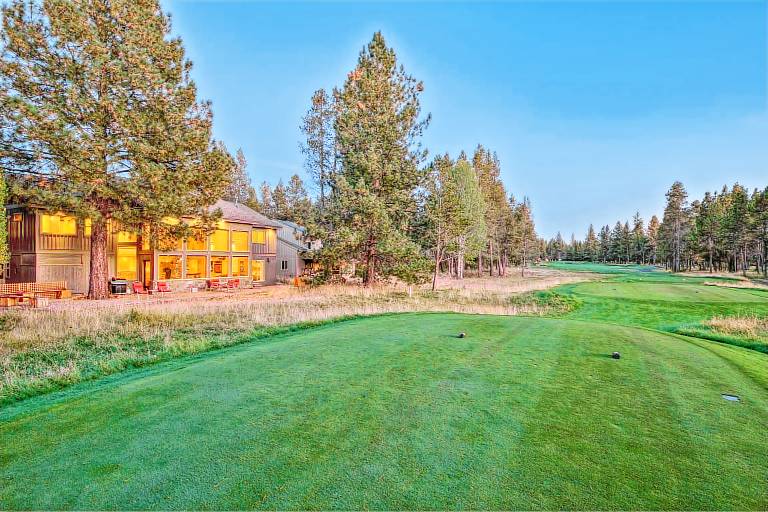 Luxury 6Bd/6.5 b, Hot Tub, A/C, Golf Course View, Pet Friendly — photo 5