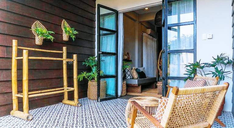 Apartment with garden & patio — photo 3