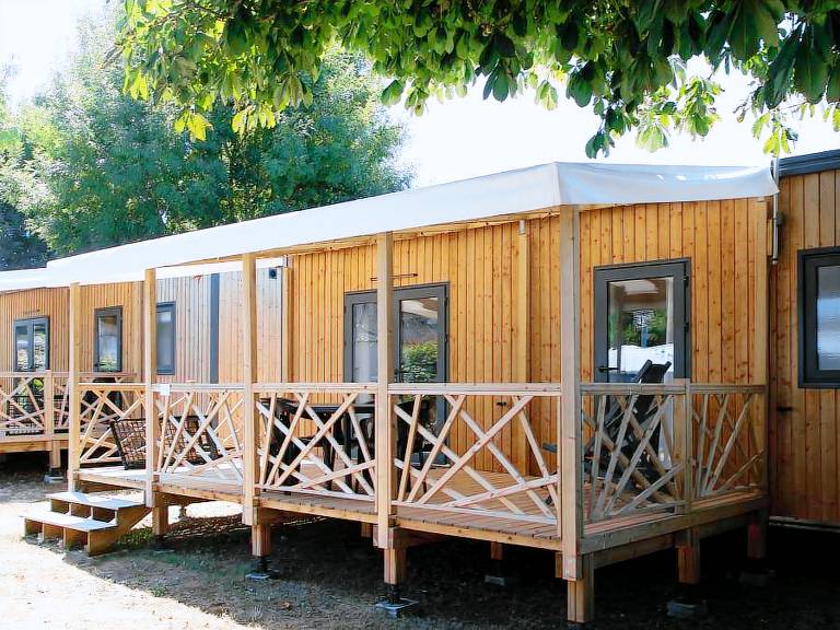Mobile home with heated pool — photo 4