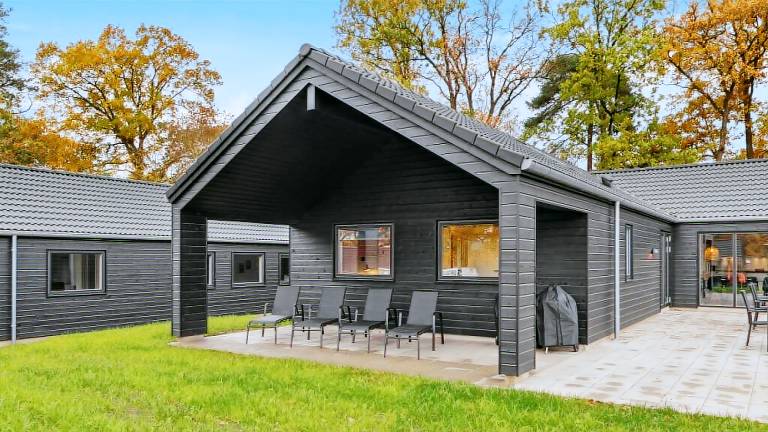 Family-oriented beautiful house with terrace, sauna & private pool | Pets are welcome — photo 5