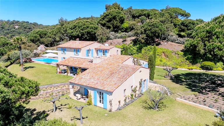 Family-oriented vacation home with yard, private pool & BBQ | Sea view | Pets are welcome — photo 5