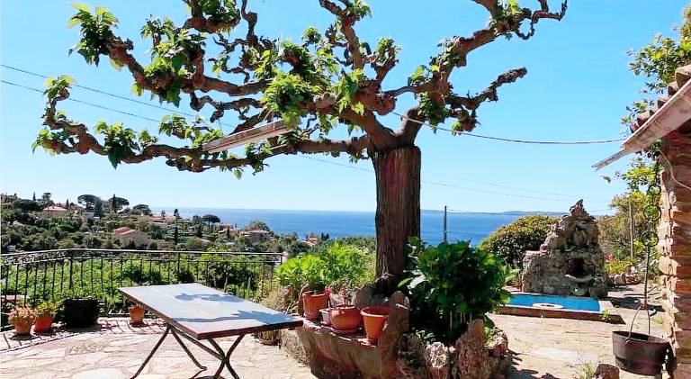 Villa Provencale avec vue mer panoramique in Le Lavandou