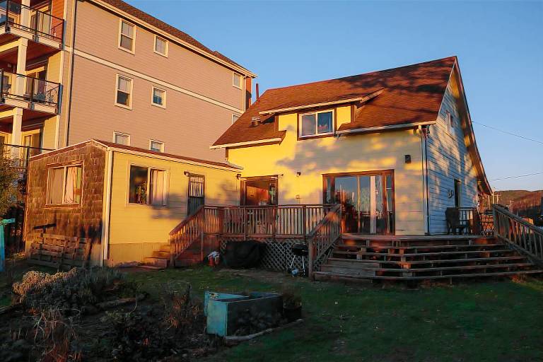 Seaside International Lodge & Hostel — photo 3