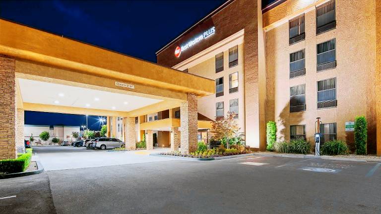 Best Western Plus Fresno Airport Hotel in Fresno, CA