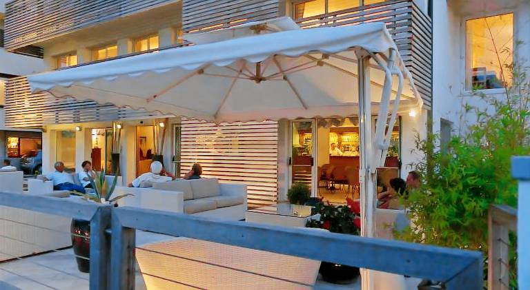 Kiss Beachfront Hotel & Restaurant — photo 3