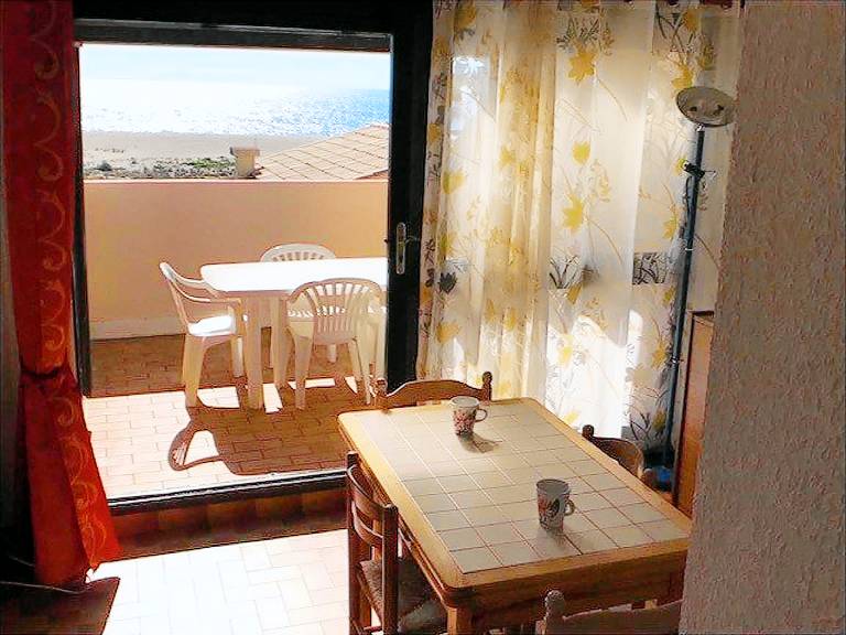 Beachfront 1-Bedroom House for 4 with Terrace, Parking, and Modern Amenities in Port Leucate — photo 3