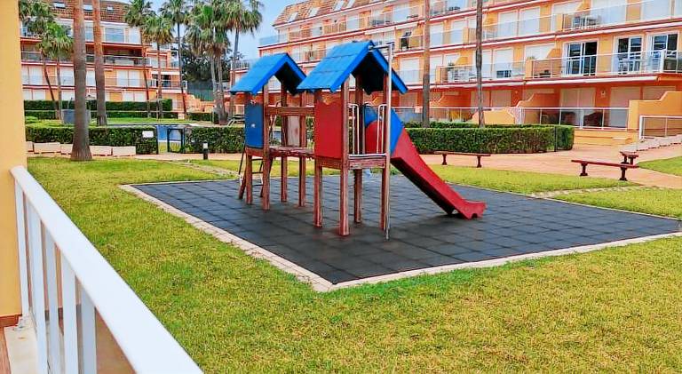 Ample apartment with grill & pool | Beach nearby | Pet-friendly — photo 5