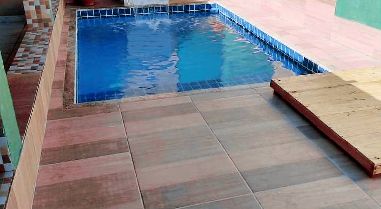 House with pool in Prado