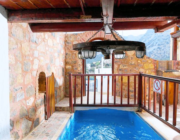 House Elounda