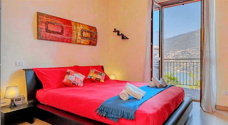 Apartment with 2 rooms for 5 persons in Brunate