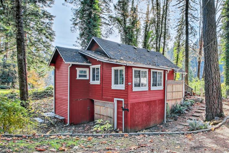 Cabin  Walterville