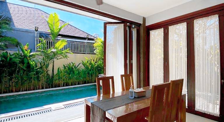 Villa with pool — photo 4