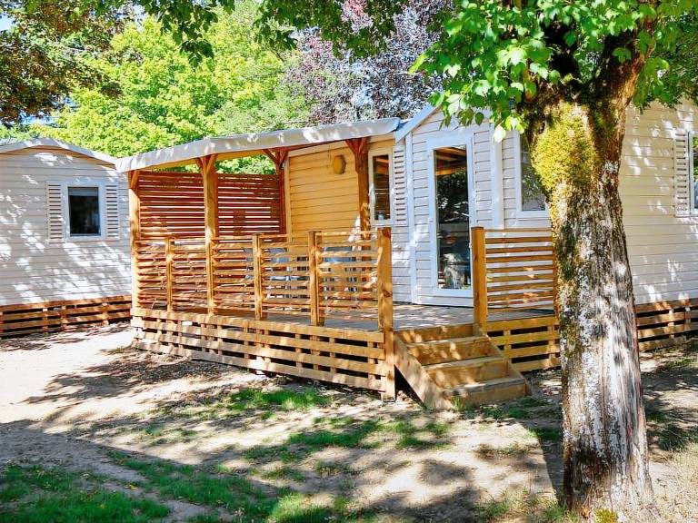 Mobile home with patio & pool — photo 4