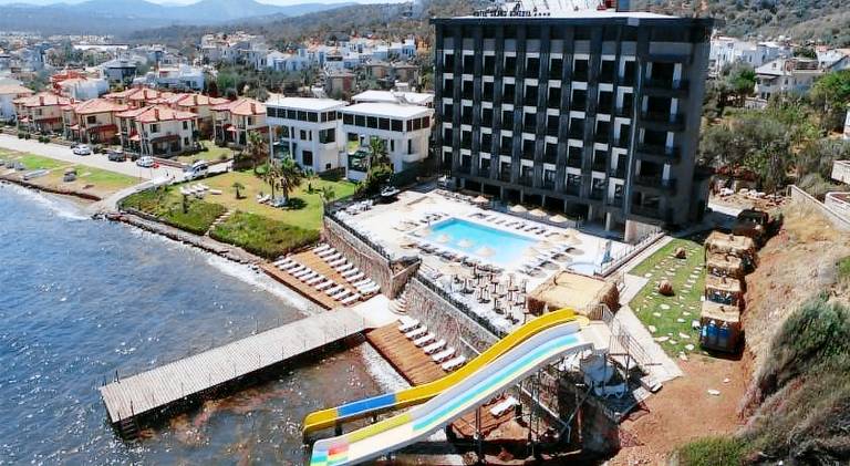 Beachfront Duplex 3-BR in Pelitkoy, Beach Access — photo 4