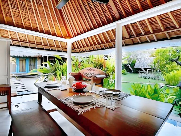 Villa with terrace, private pool & garden — photo 3