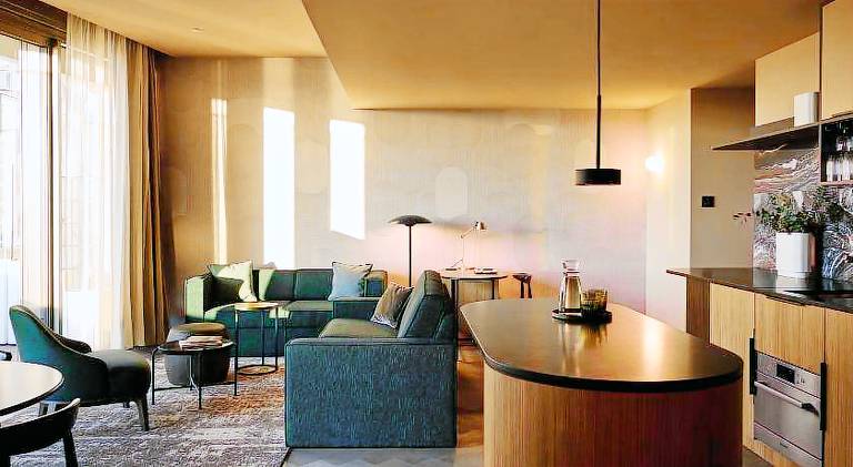 Serviced apartment with sauna, pool & patio — photo 3