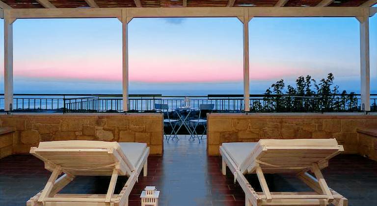 Villa with patio & grill — photo 3