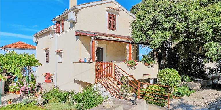 Ferienwohnung  Nerezine