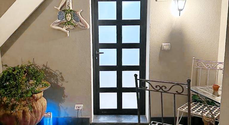 Lovely rental apartment | Close to Bellini Garden | Pets are welcome in Aci Castello