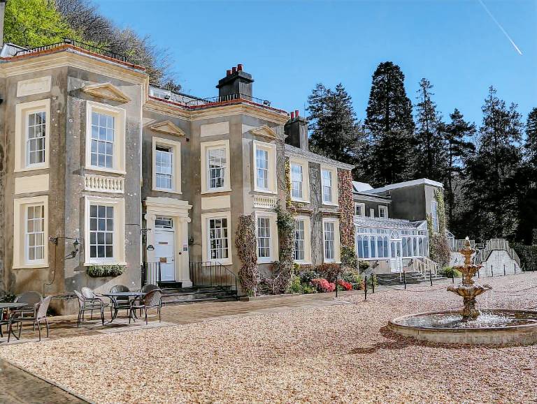 New House Country Hotel in Cardiff