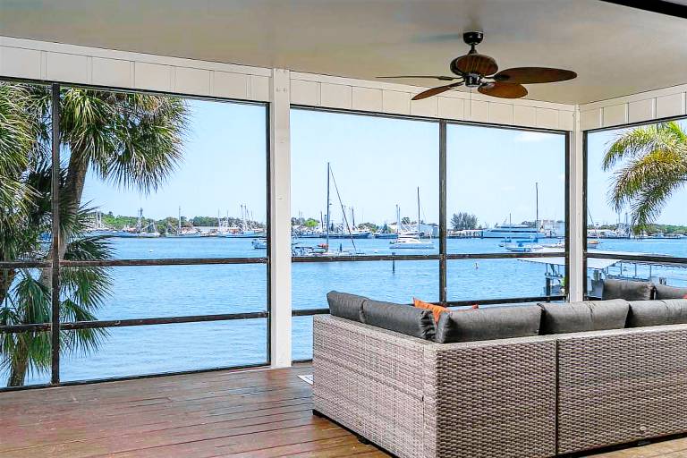 Vacation home with barbecue in Fort Myers Beach, FL