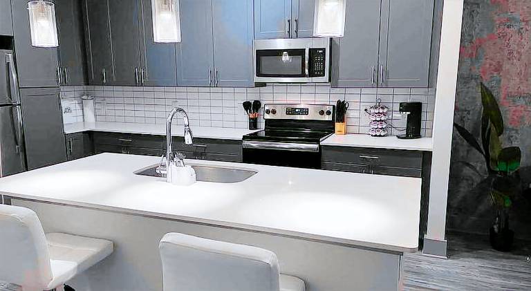 Pleasant apartment with pool | Pet-friendly — photo 3