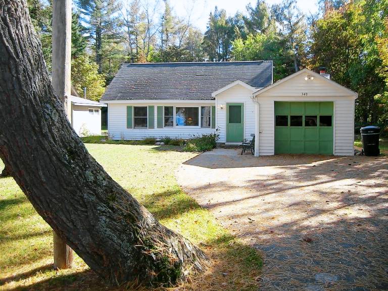 Suttons Bay, MI Vacation Rentals from 142 Hometogo