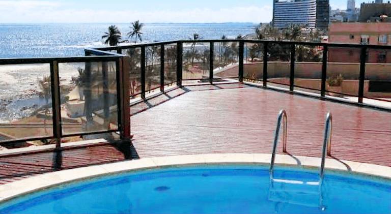 Apartment with pool — photo 3