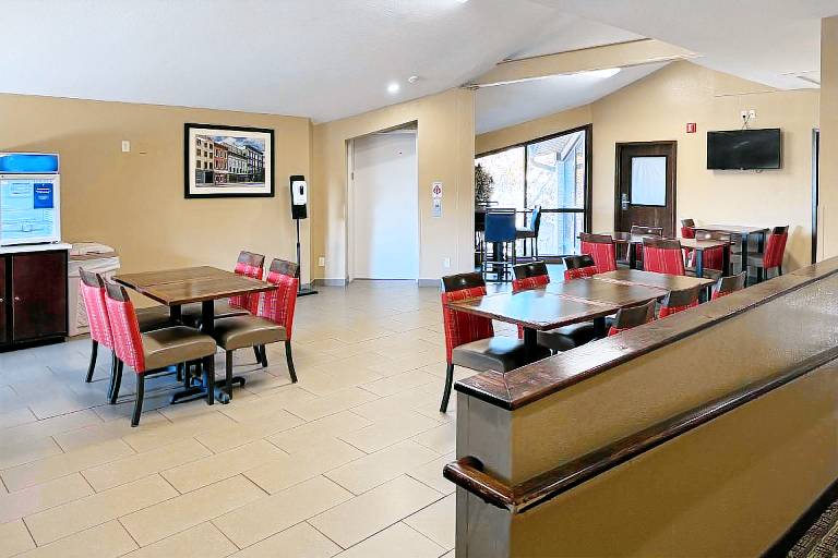 Comfort Inn Maumee - Perrysburg Area — photo 5