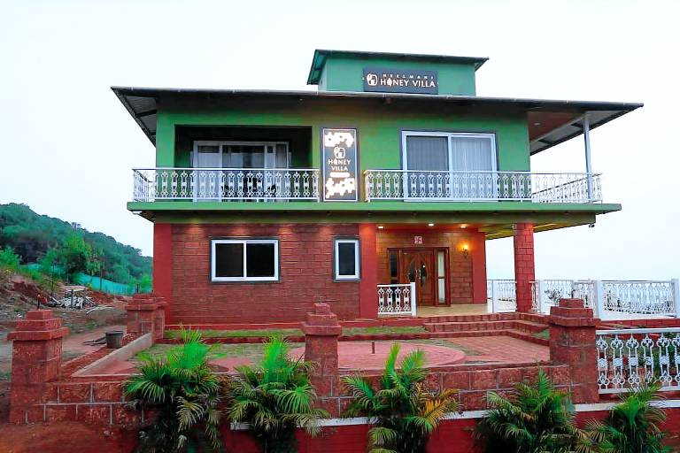 House with patio | Good for workation in Mahabaleshwar