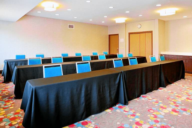 Holiday Inn Express Hotel & Suites Omaha West By IHG — photo 5