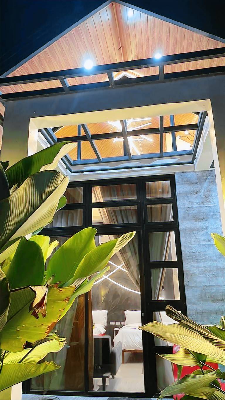 Beautiful villa with yard, pool & barbecue | Perfect for remote work | Pets allowed — photo 4