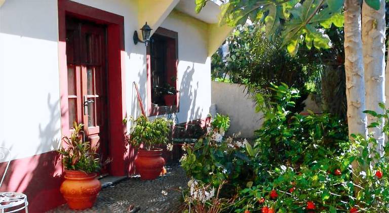Charming rental apartment with terrace & barbeque | Close to Madeira Botanical Garden | Pets are welcome — photo 4