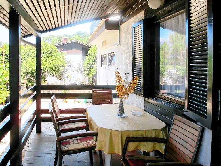 House with patio, BBQ & garden — photo 2