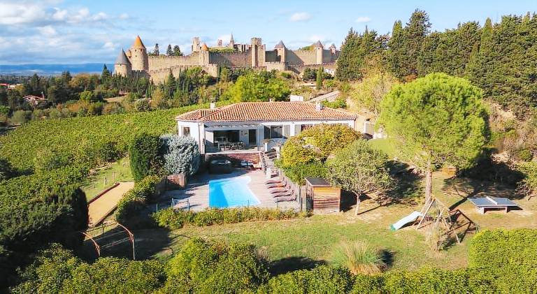 House with jacuzzi & pool in Carcassonne