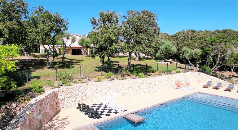 Fully equipped charming villa with terrace, yard & BBQ | Pets allowed in Bonifacio